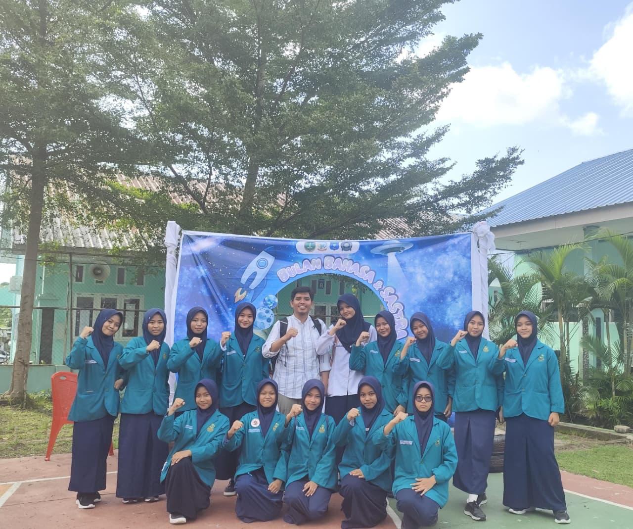 Rayakan Bulan Bahasa, Siswa MTsN Barru Sabet Juara 1 Vokal Grup